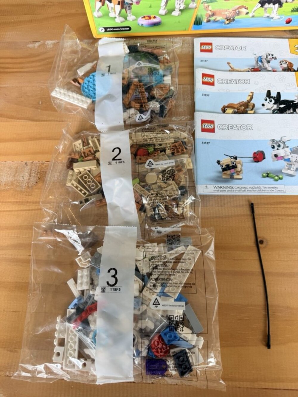 LEGO Creator # 31137 Adorable Dogs RETIRED 475 Pieces New Open Box - Picture 5 of 7